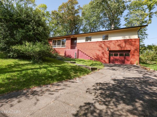 210 Louisiana Ave, Oak Ridge, TN 37830