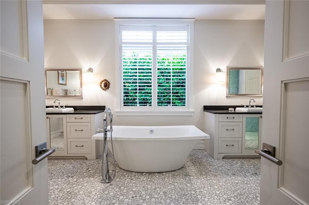 241 7th Ave N, Naples, FL 34102 Photo