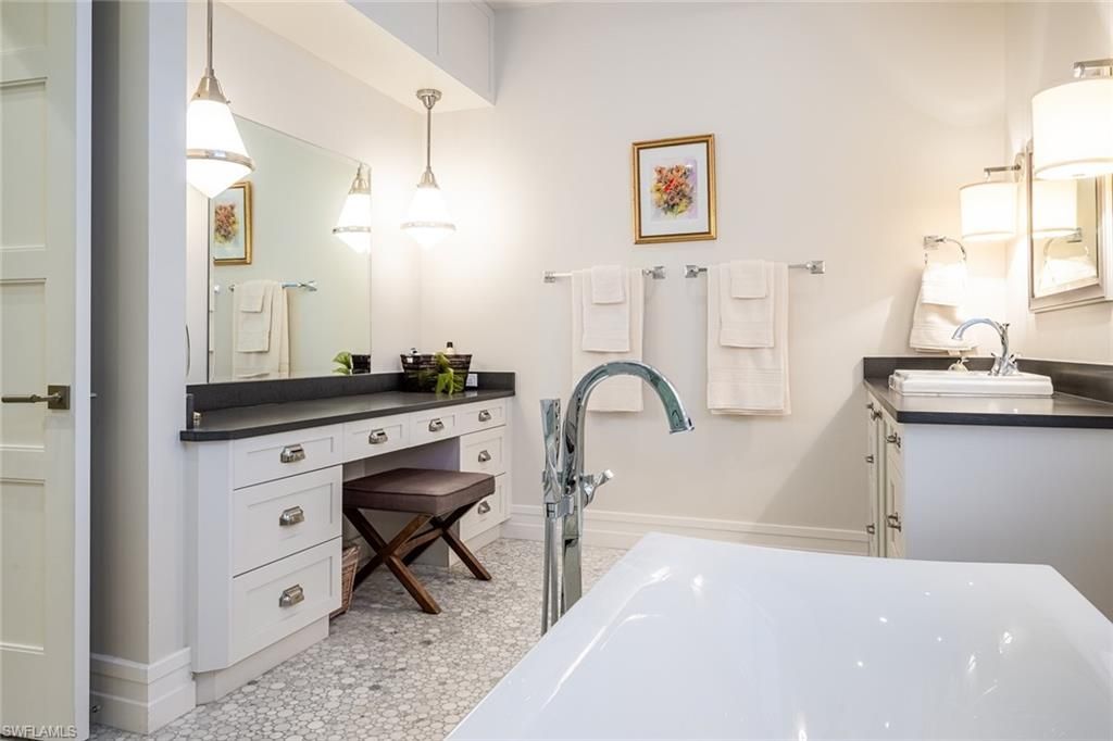 241 7th Ave N, Naples, FL 34102 Photo