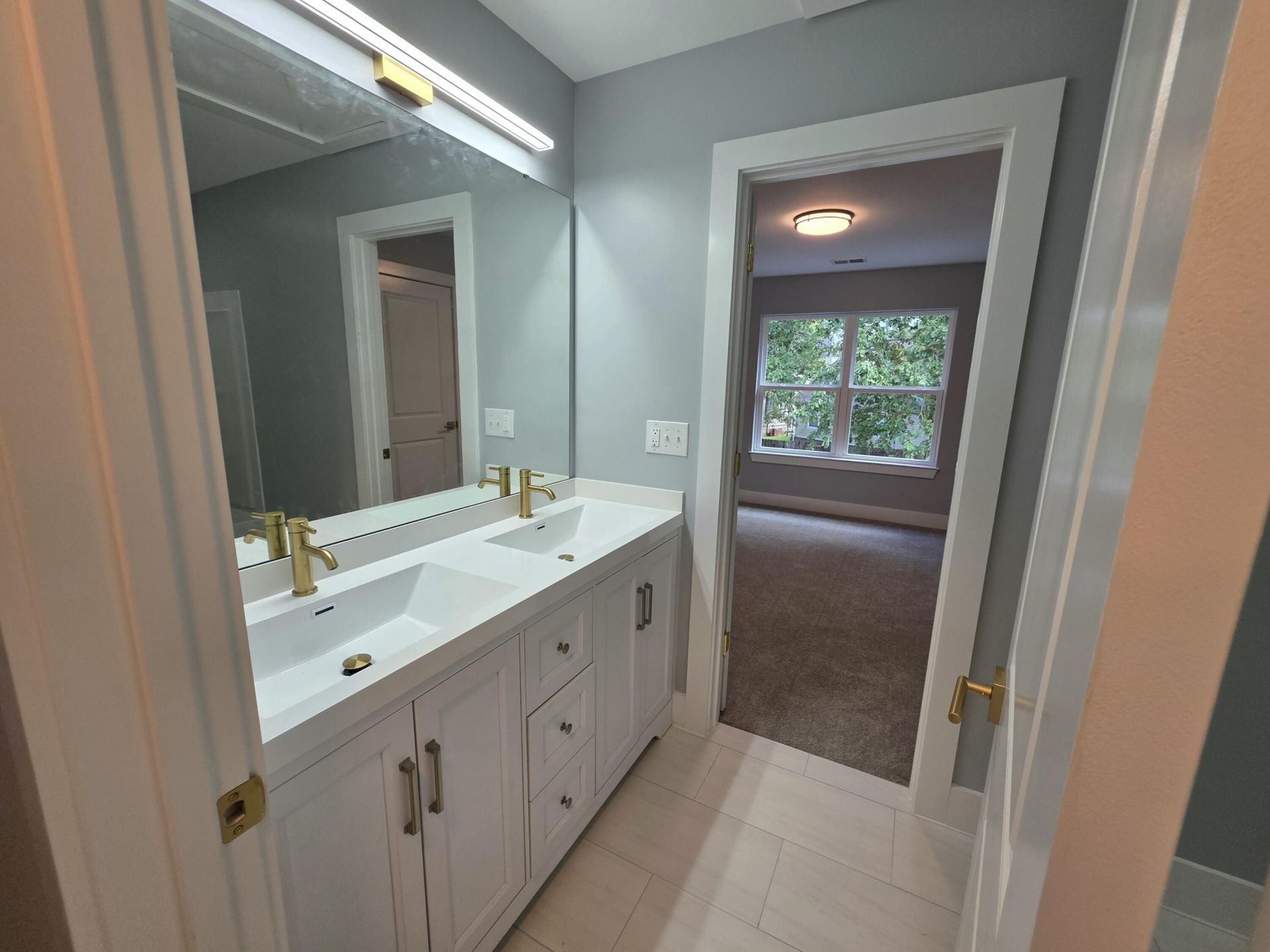 157 Hainsworth Drive Photo 10