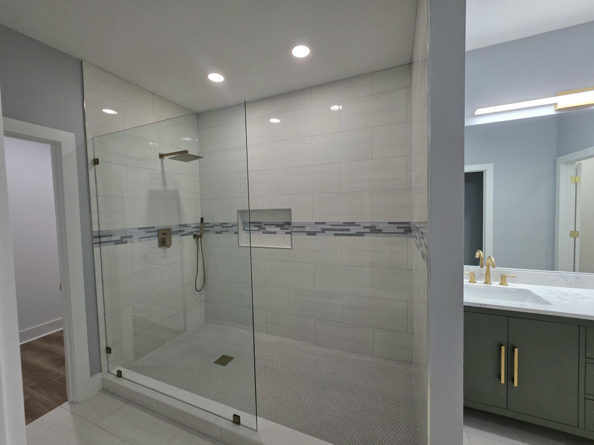 157 Hainsworth Drive Photo 13