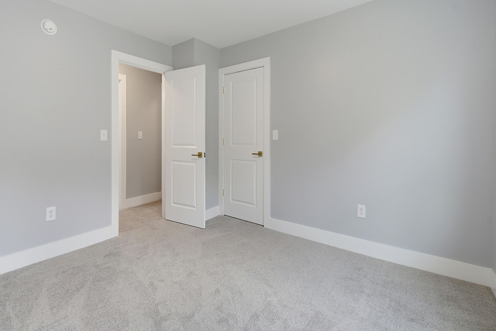157 Hainsworth Drive Photo 32