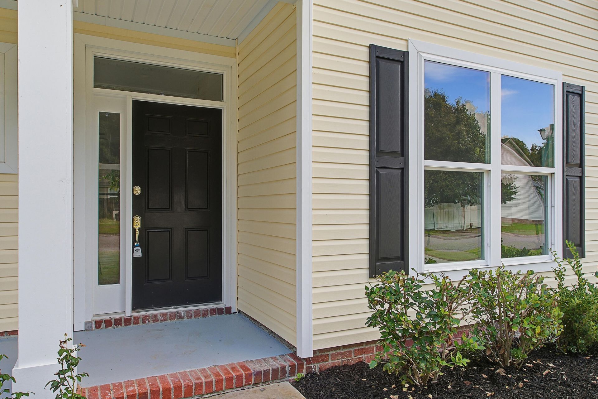 157 Hainsworth Drive Photo 5