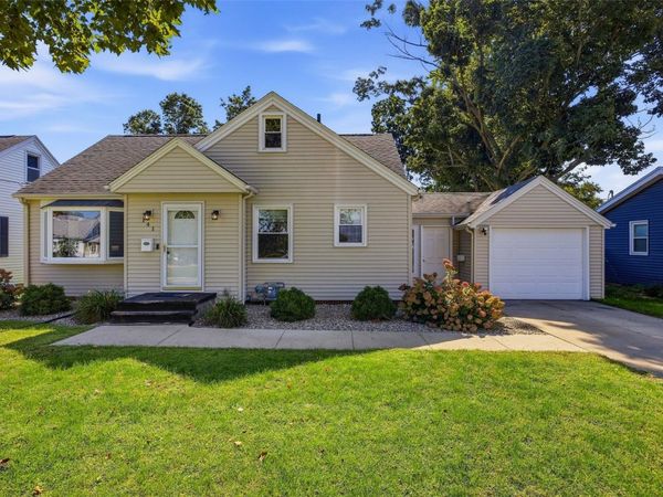 141 19th Avenue SW, Cedar Rapids, IA 52404