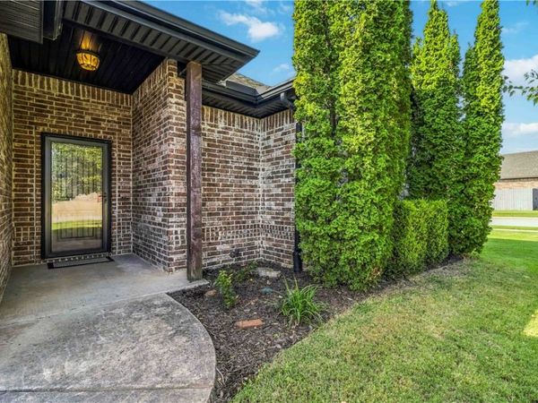 5702 W Red Maple Drive , Rogers, AR 72758
