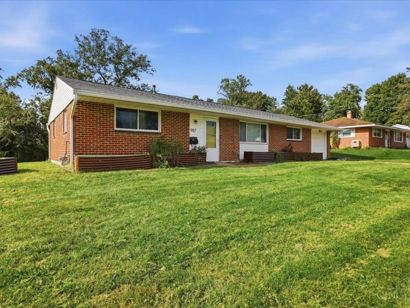 987 Seminole Trail, Milford, OH 45150 Photo 2