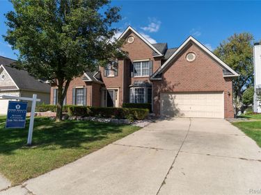 1048 Cantor Lane, South Lyon, Mi 48178