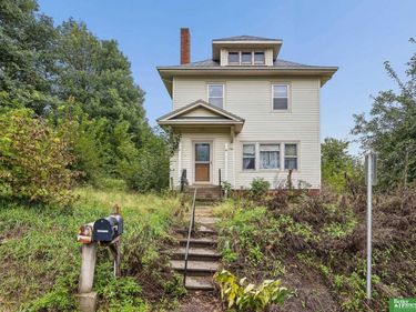 109 S Davis Avenue, Oakland, NE 68045