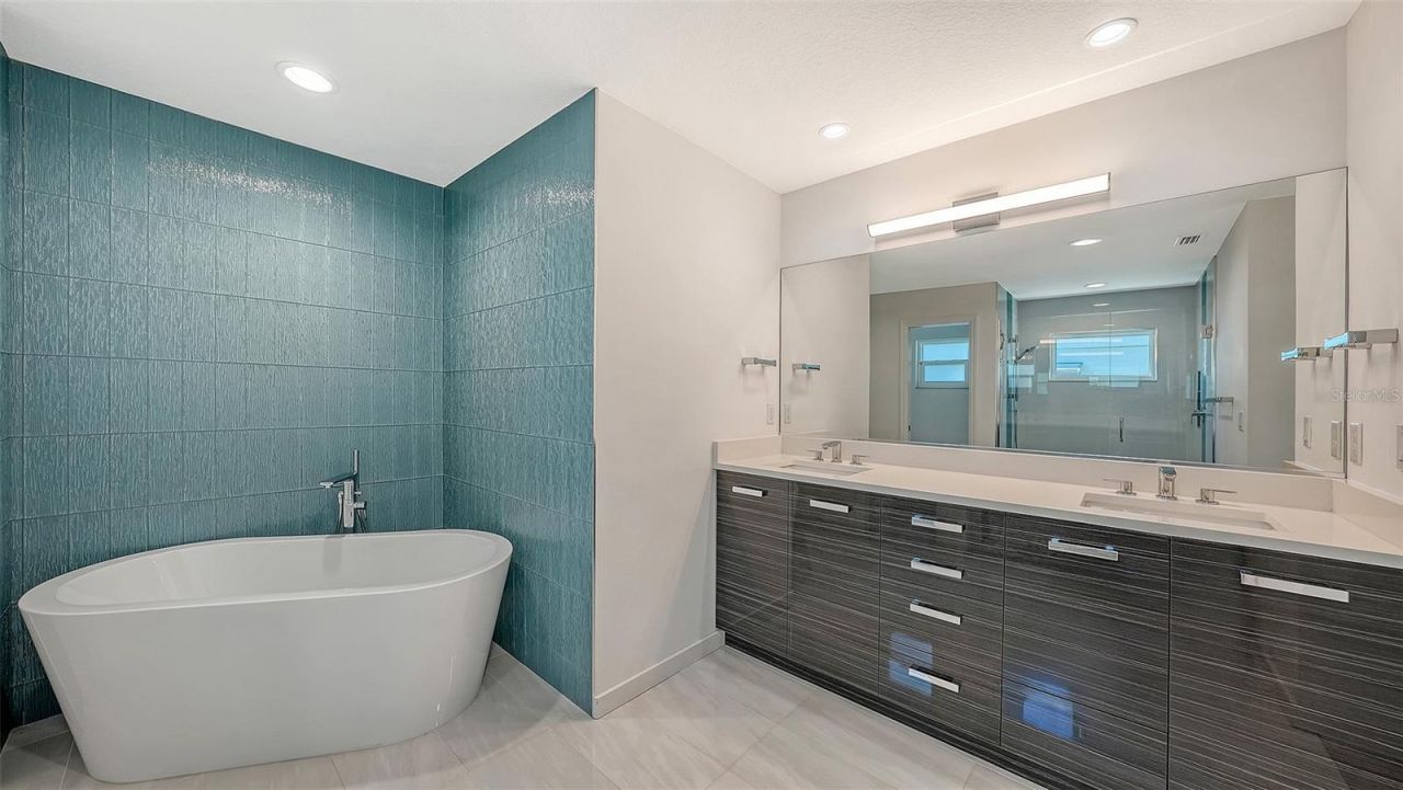 6948 Stetson Street Circle, Sarasota, FL 34243 Photo