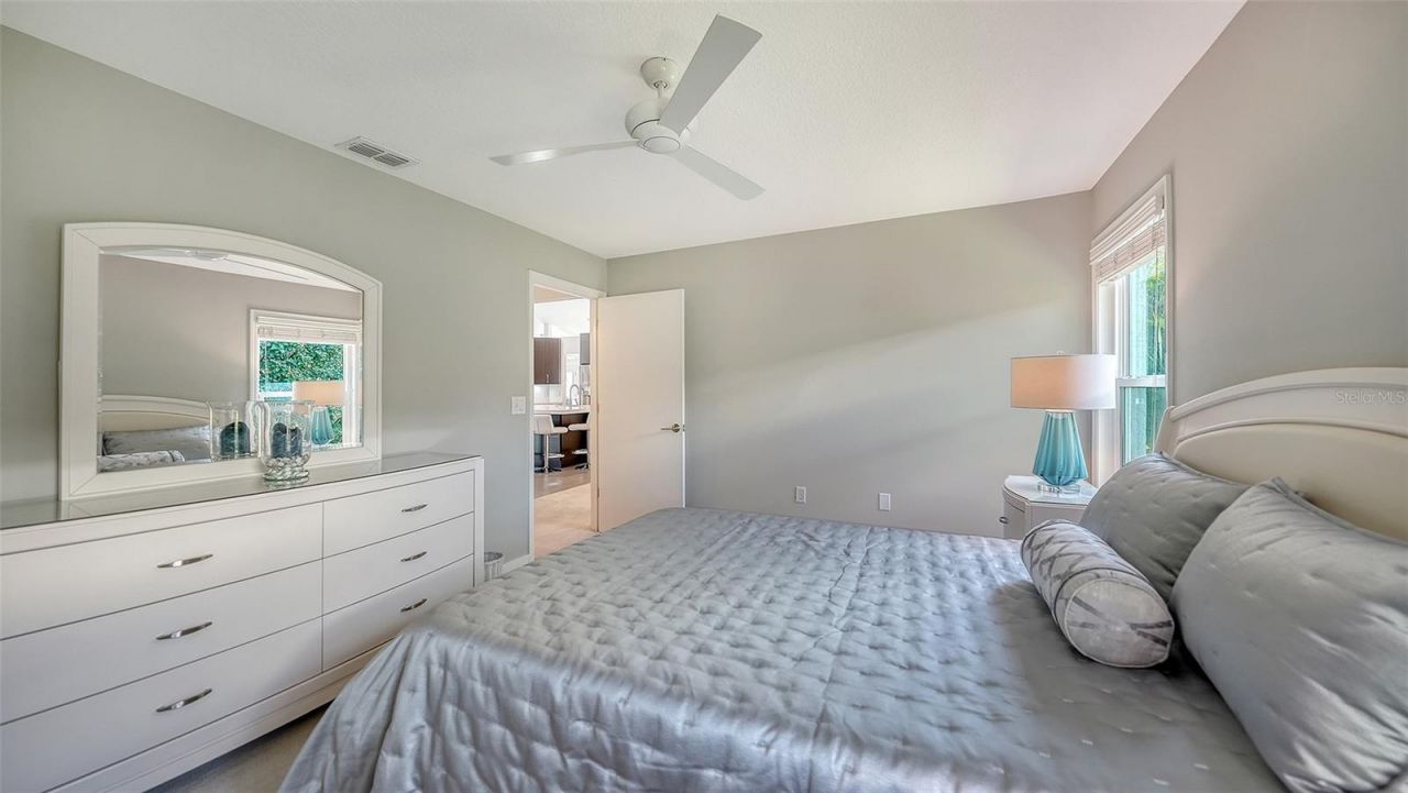 6948 Stetson Street Circle, Sarasota, FL 34243 Photo