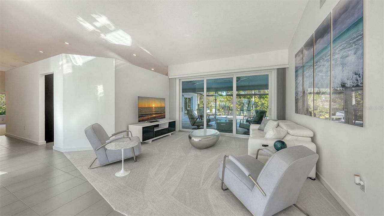 6948 Stetson Street Circle, Sarasota, FL 34243 Photo