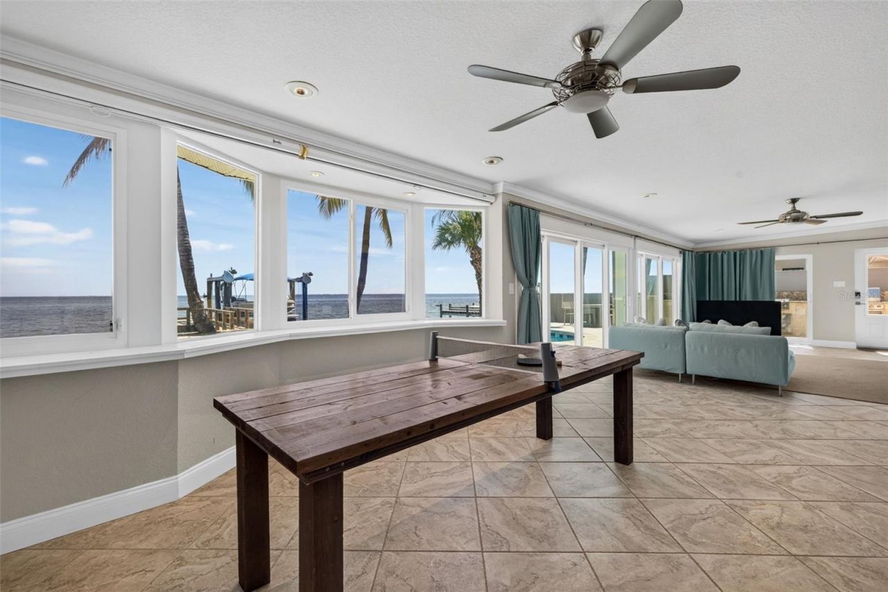 2480 E Bay Isle Drive Se, Saint Petersburg, FL 33705 Photo
