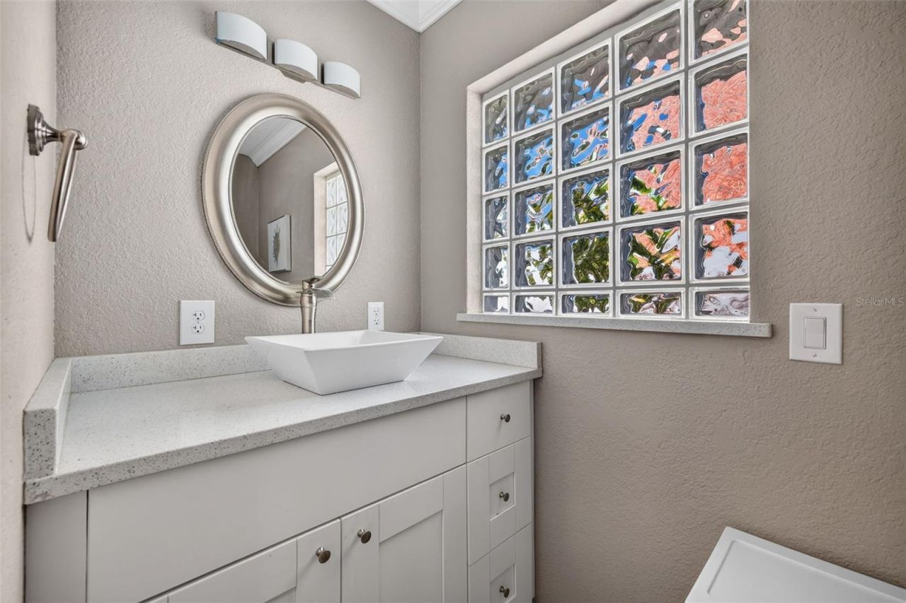 2480 E Bay Isle Drive Se, Saint Petersburg, FL 33705 Photo