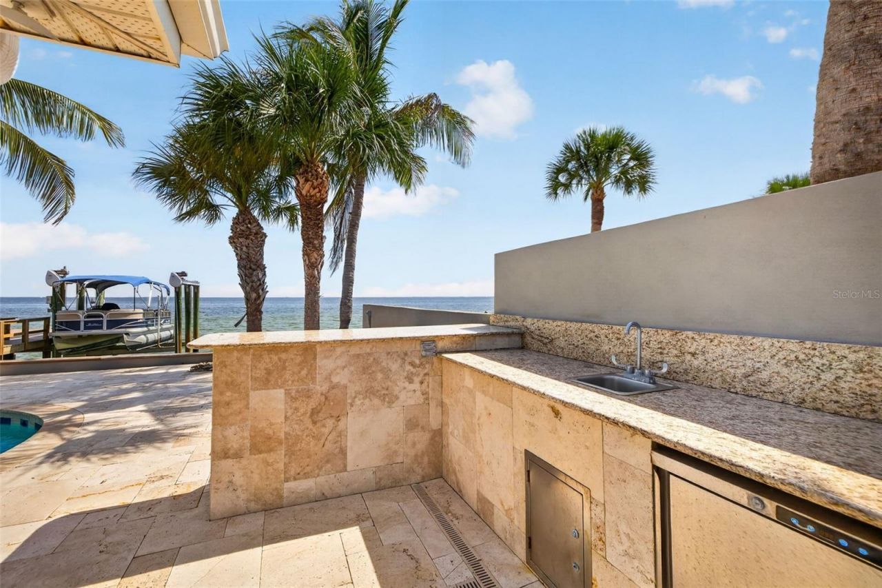 2480 E Bay Isle Drive Se, Saint Petersburg, FL 33705 Photo
