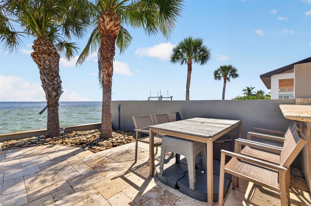 2480 E Bay Isle Drive Se, Saint Petersburg, FL 33705 Photo