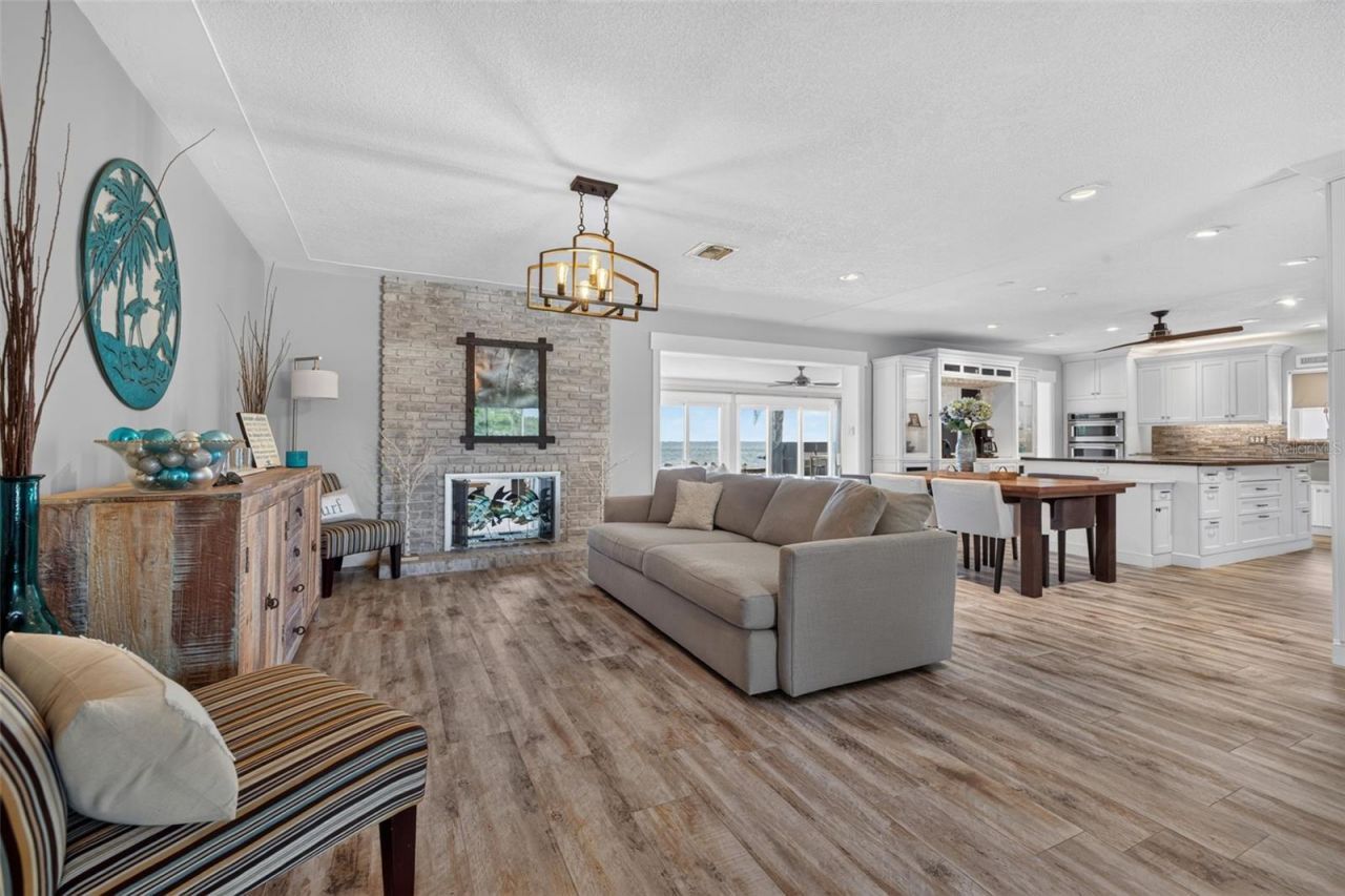2480 E Bay Isle Drive Se, Saint Petersburg, FL 33705 Photo