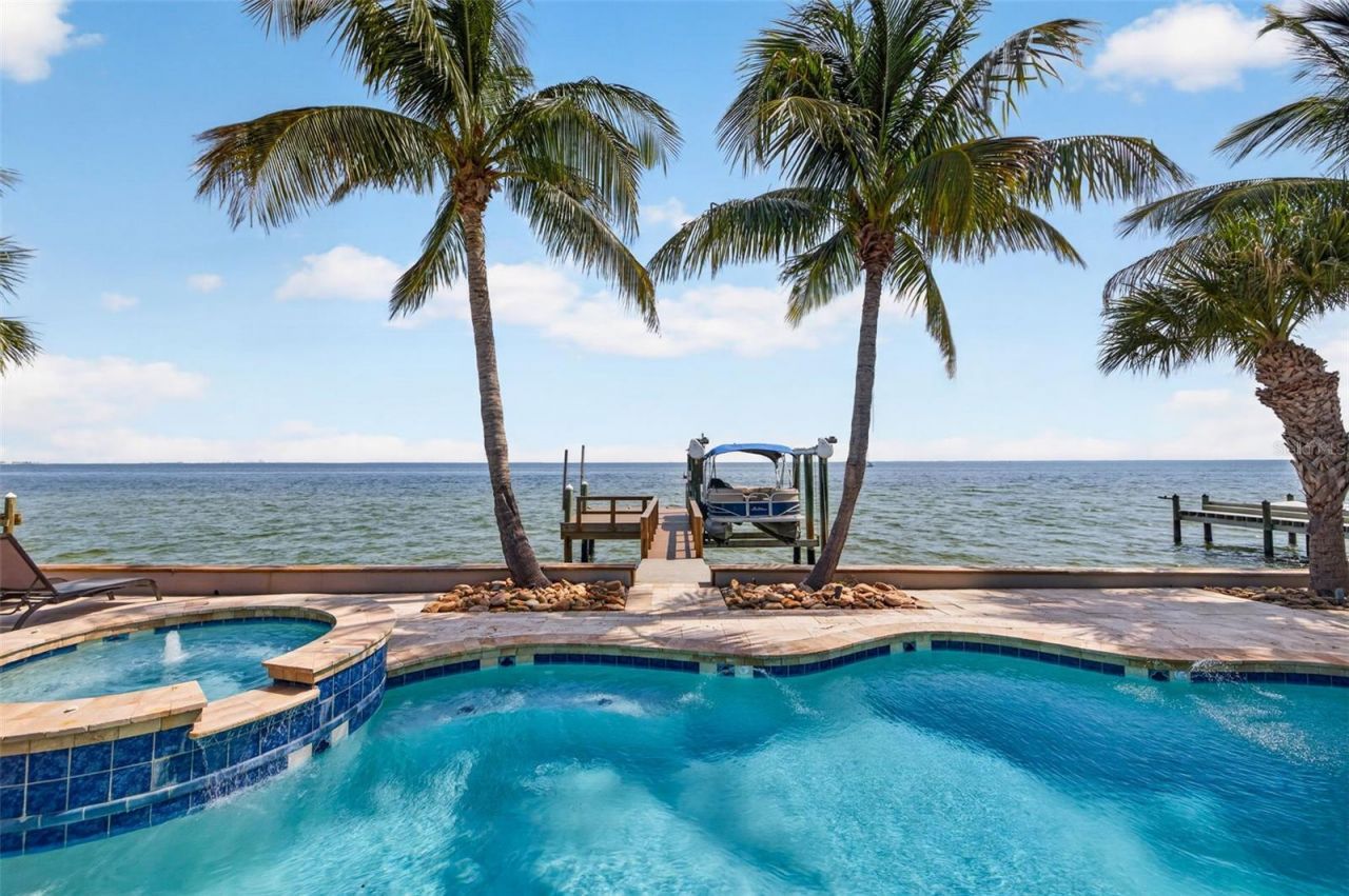 2480 E Bay Isle Drive Se, Saint Petersburg, FL 33705 Photo