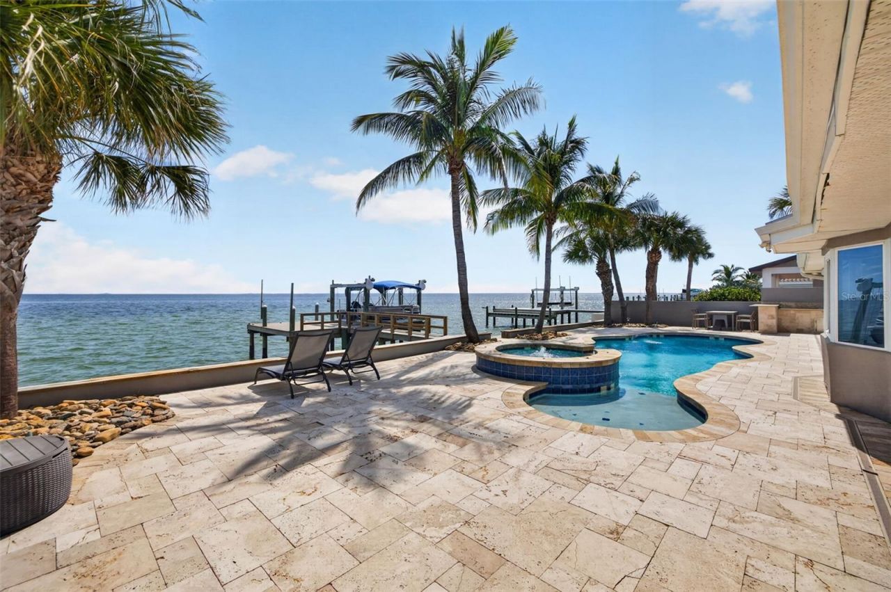 2480 E Bay Isle Drive Se, Saint Petersburg, FL 33705 Photo