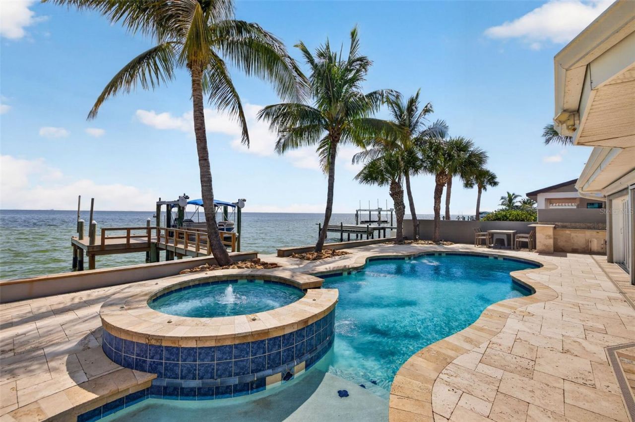 2480 E Bay Isle Drive Se, Saint Petersburg, FL 33705 Photo