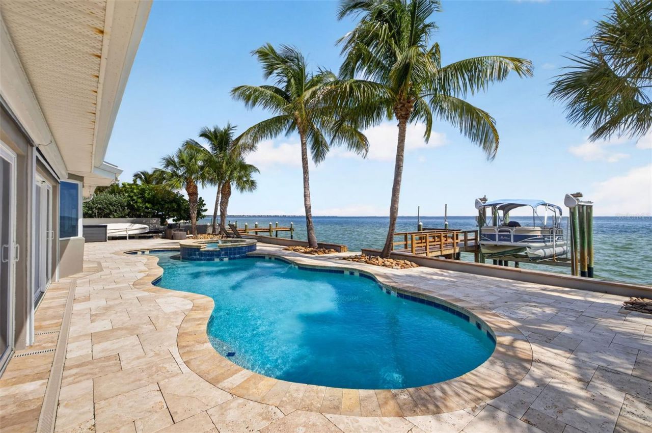 2480 E Bay Isle Drive Se, Saint Petersburg, FL 33705 Photo