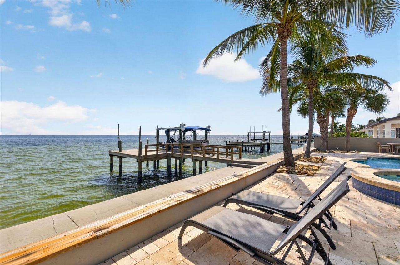 2480 E Bay Isle Drive Se, Saint Petersburg, FL 33705 Photo