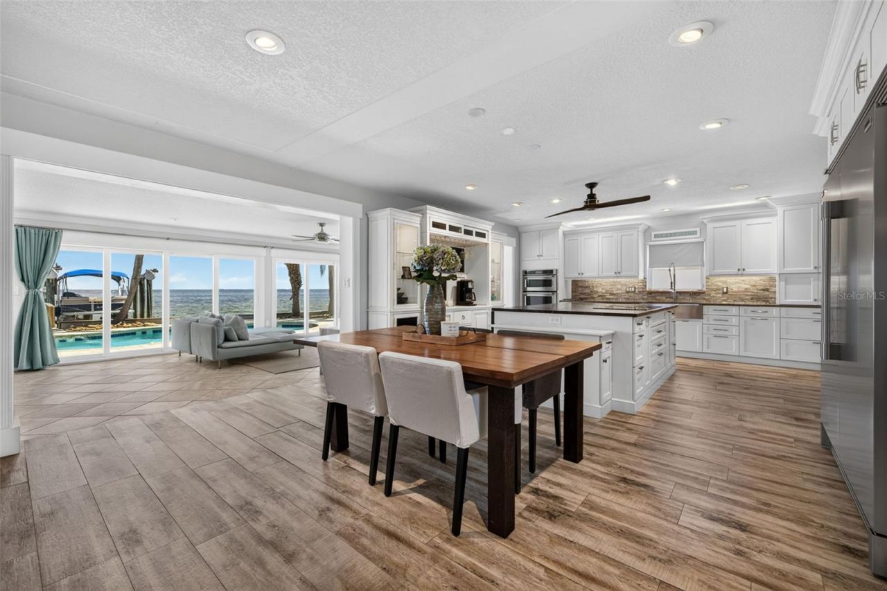 2480 E Bay Isle Drive Se, Saint Petersburg, FL 33705 Photo