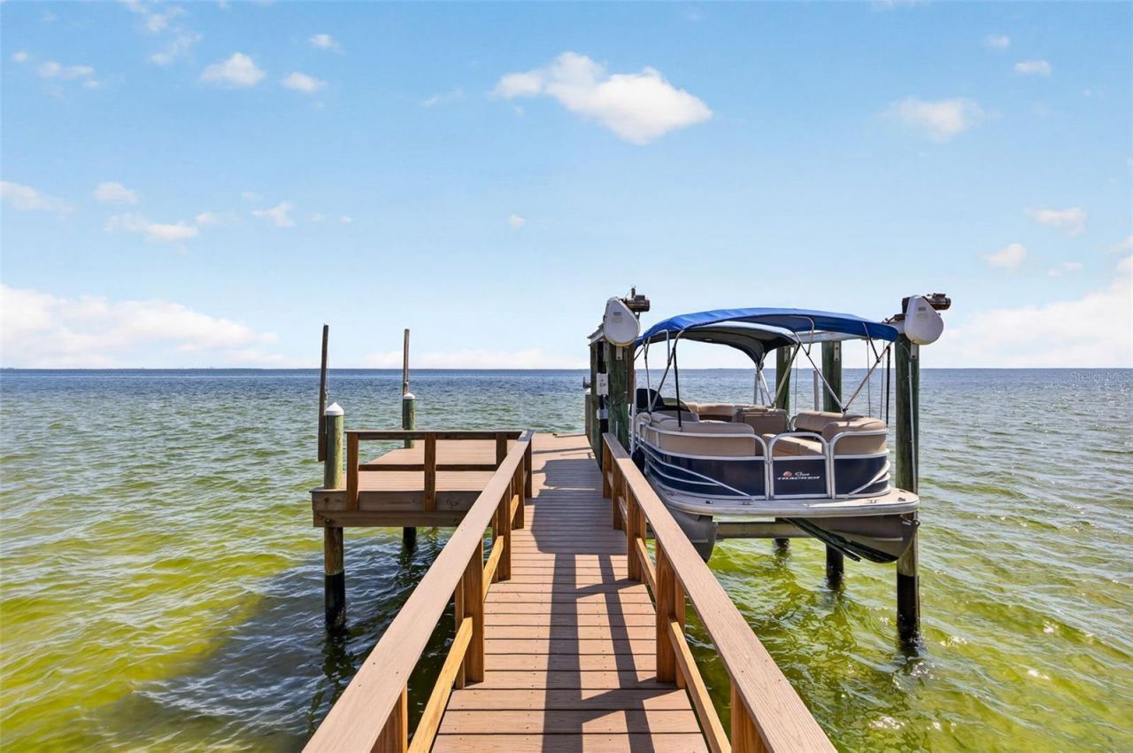 2480 E Bay Isle Drive Se, Saint Petersburg, FL 33705 Photo