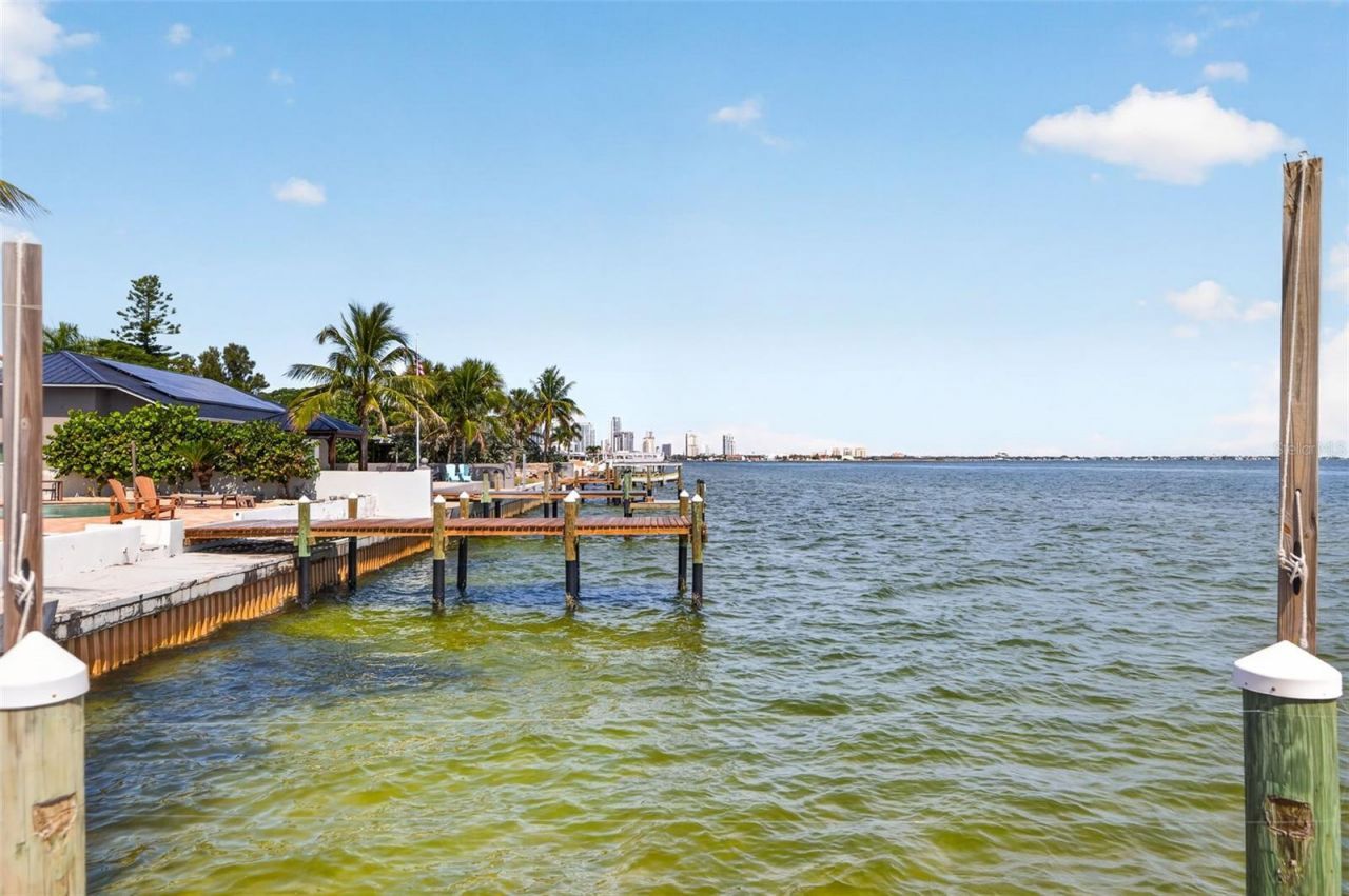 2480 E Bay Isle Drive Se, Saint Petersburg, FL 33705 Photo