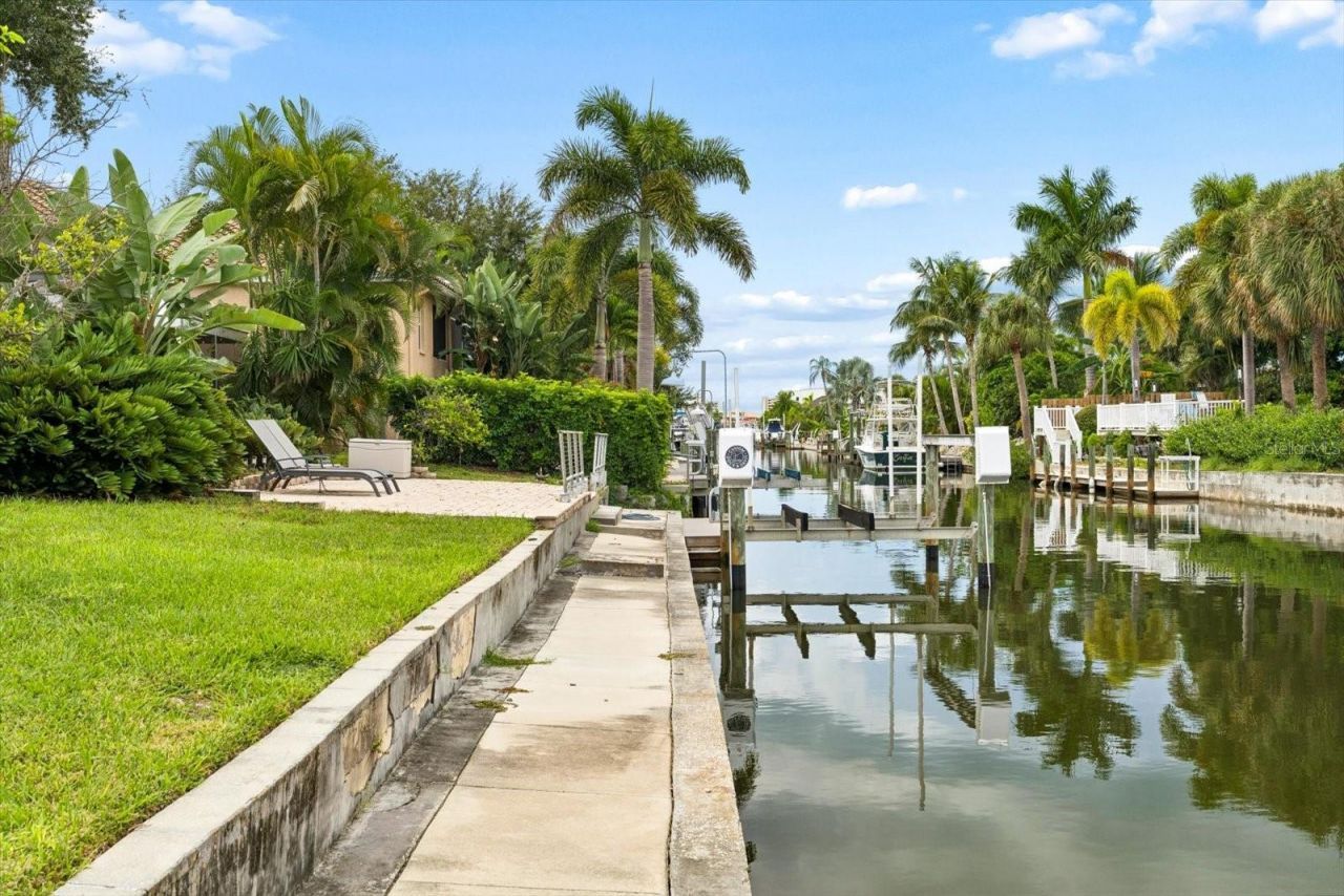 1741 Stanford Lane, Sarasota, FL 34231 Photo