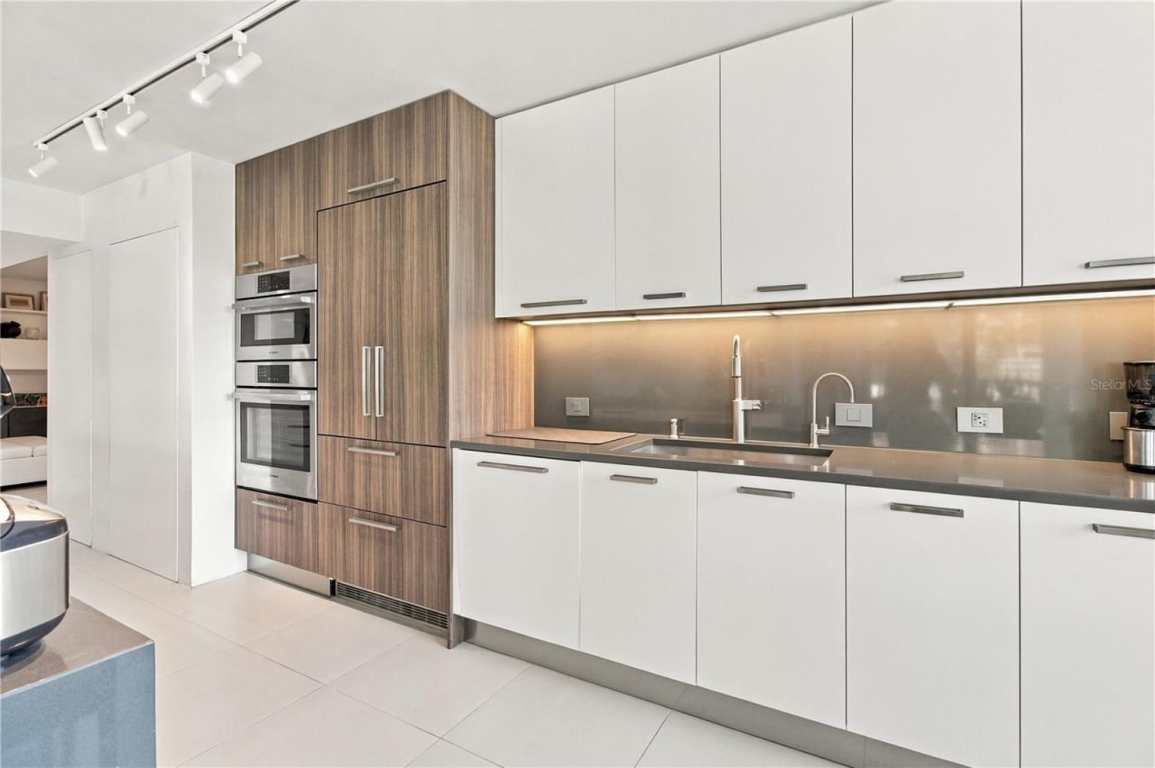 1111 N Gulfstream Avenue , Unit 3D, Sarasota, FL 34236 Photo
