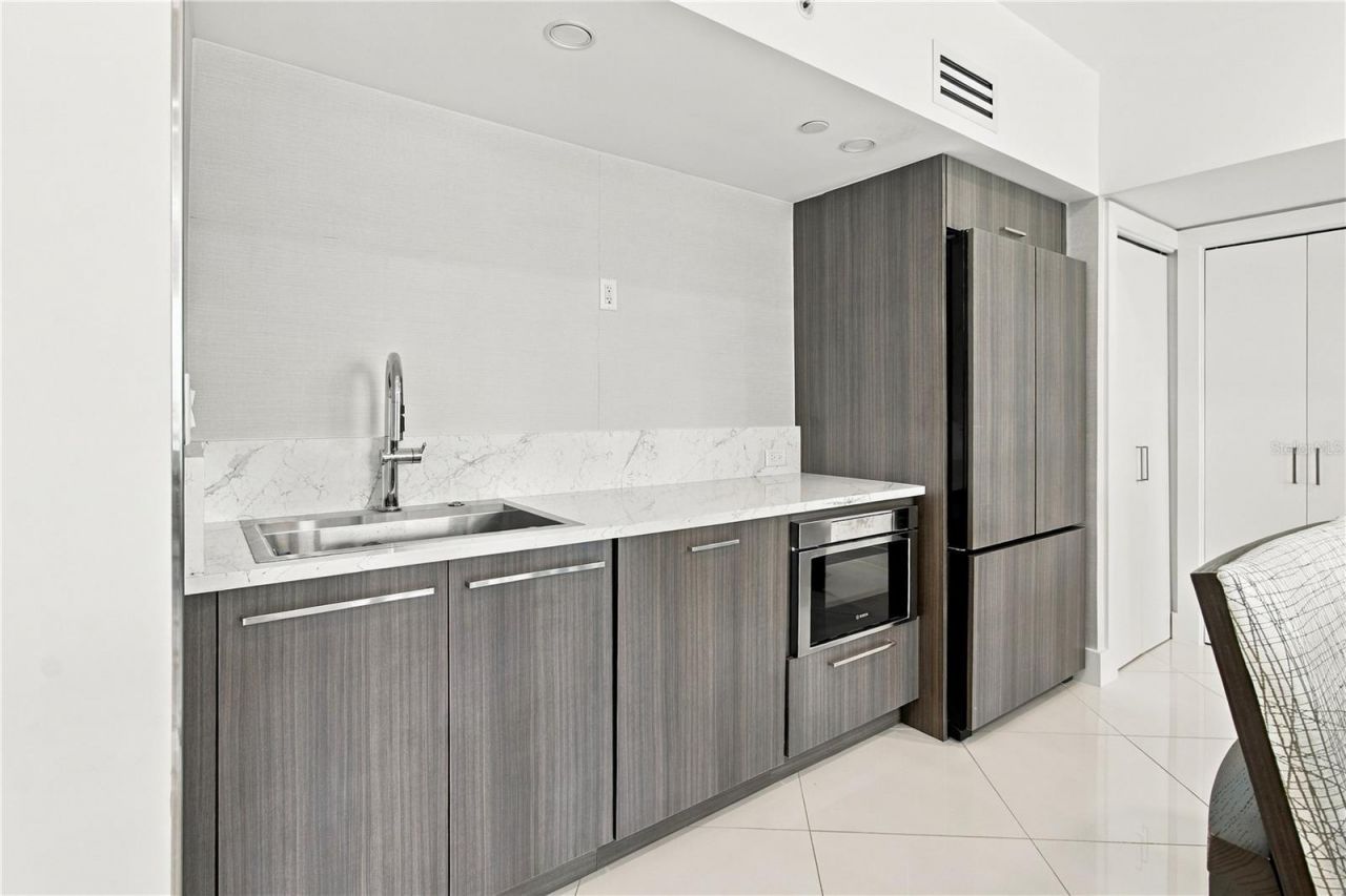 1111 N Gulfstream Avenue , Unit 3D, Sarasota, FL 34236 Photo