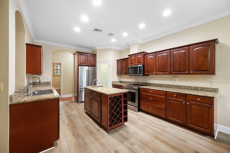 114 Irwin St E, Safety Harbor, FL 34695 Photo