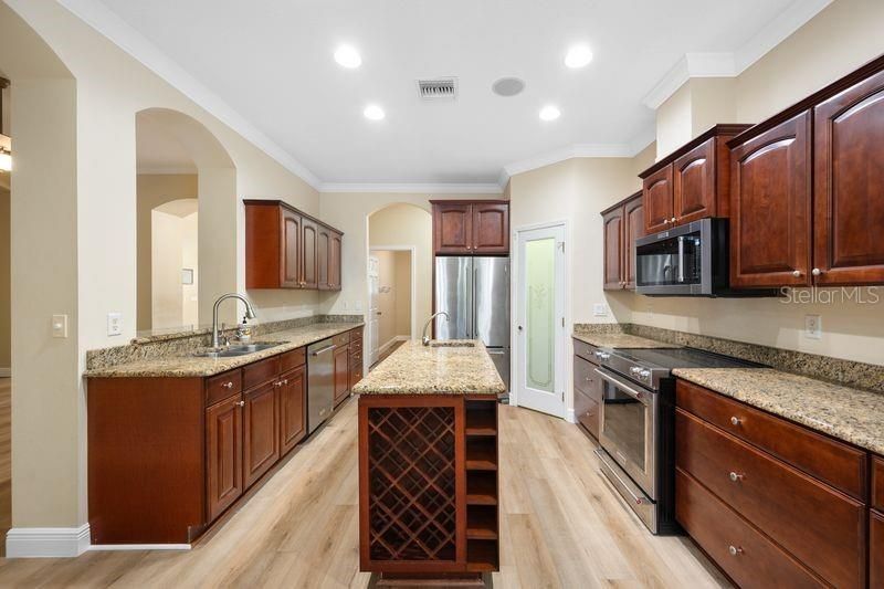 114 Irwin St E, Safety Harbor, FL 34695 Photo