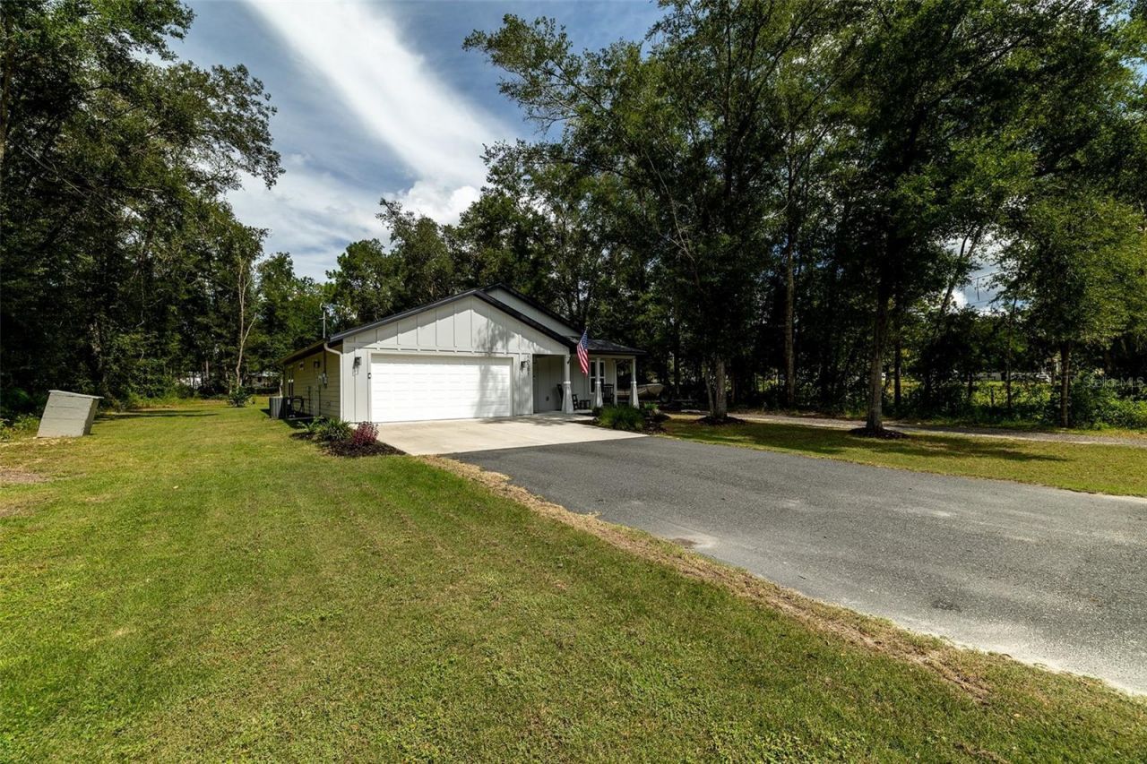 10391 NE 72nd Street , Bronson, FL 32621 Photo