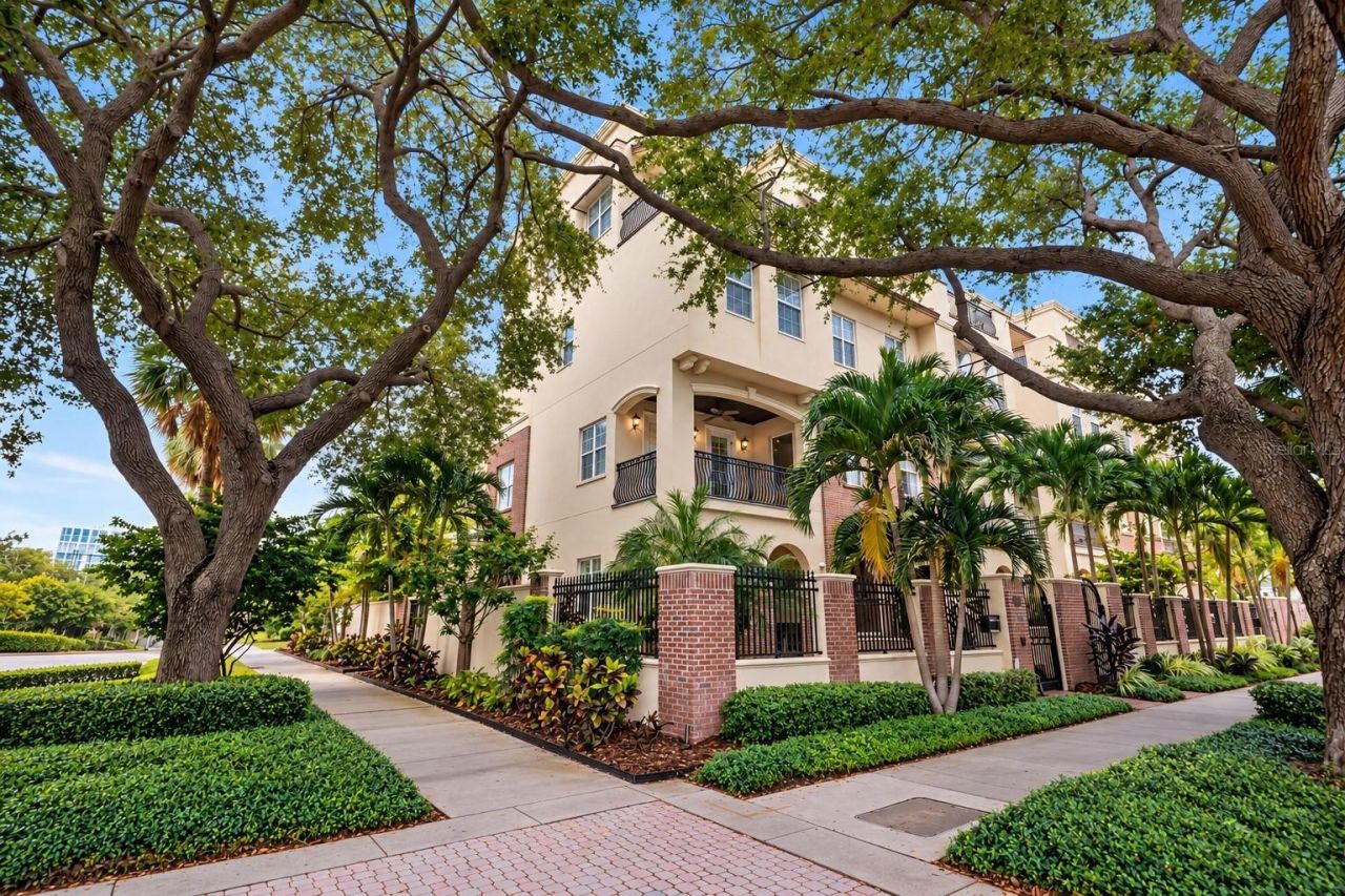 500 Beach Drive Ne, Saint Petersburg, FL 33701 Photo