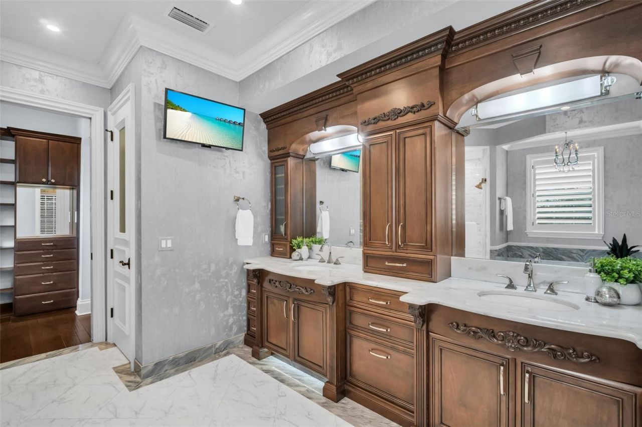 500 Beach Drive Ne, Saint Petersburg, FL 33701 Photo