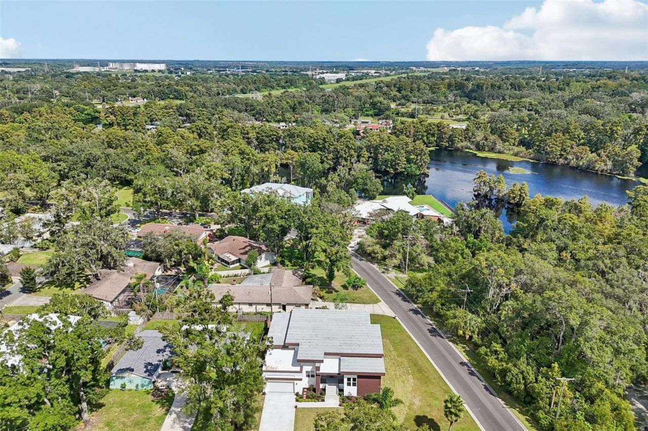 806 Lamont Place , Temple Terrace, FL 33617 Photo