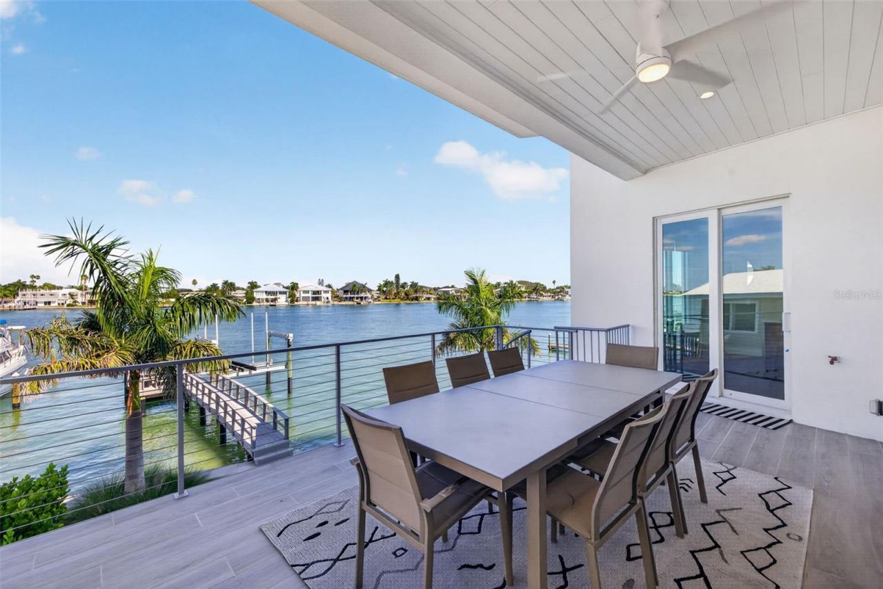 10209 Gulf Boulevard, Treasure Island, FL 33706 Photo
