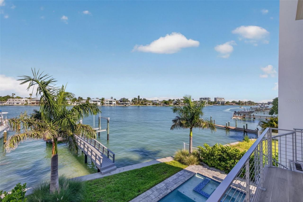 10209 Gulf Boulevard, Treasure Island, FL 33706 Photo