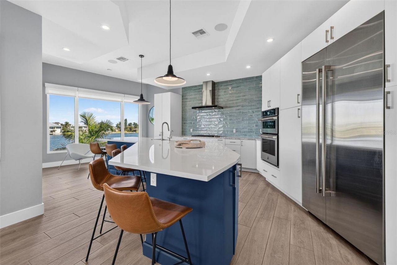 10209 Gulf Boulevard, Treasure Island, FL 33706 Photo