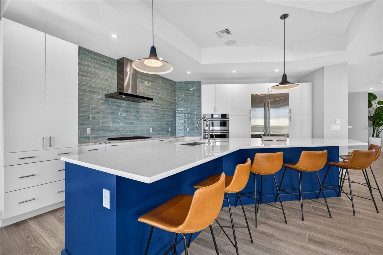 10209 Gulf Boulevard, Treasure Island, FL 33706 Photo