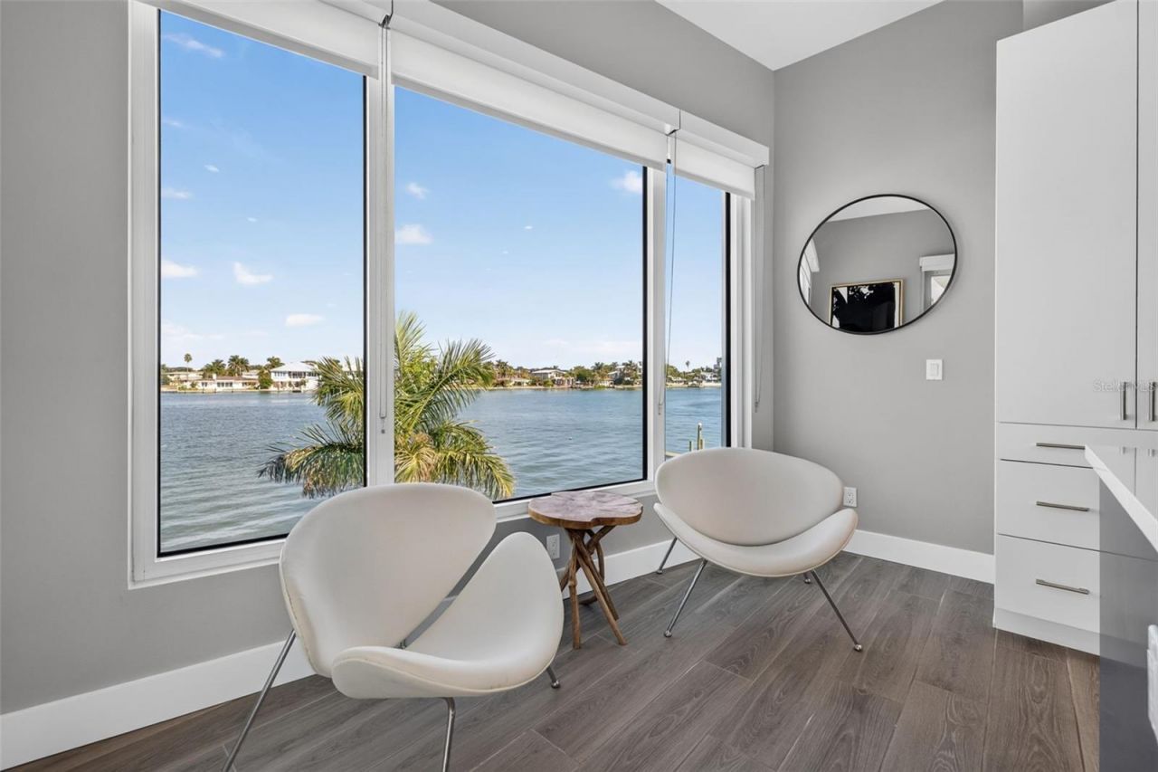 10209 Gulf Boulevard, Treasure Island, FL 33706 Photo