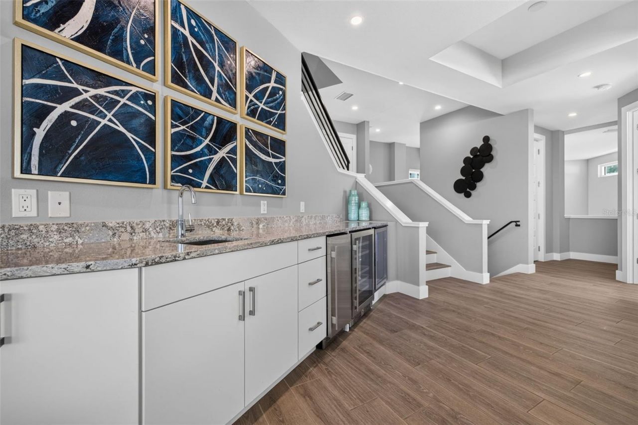 10209 Gulf Boulevard, Treasure Island, FL 33706 Photo