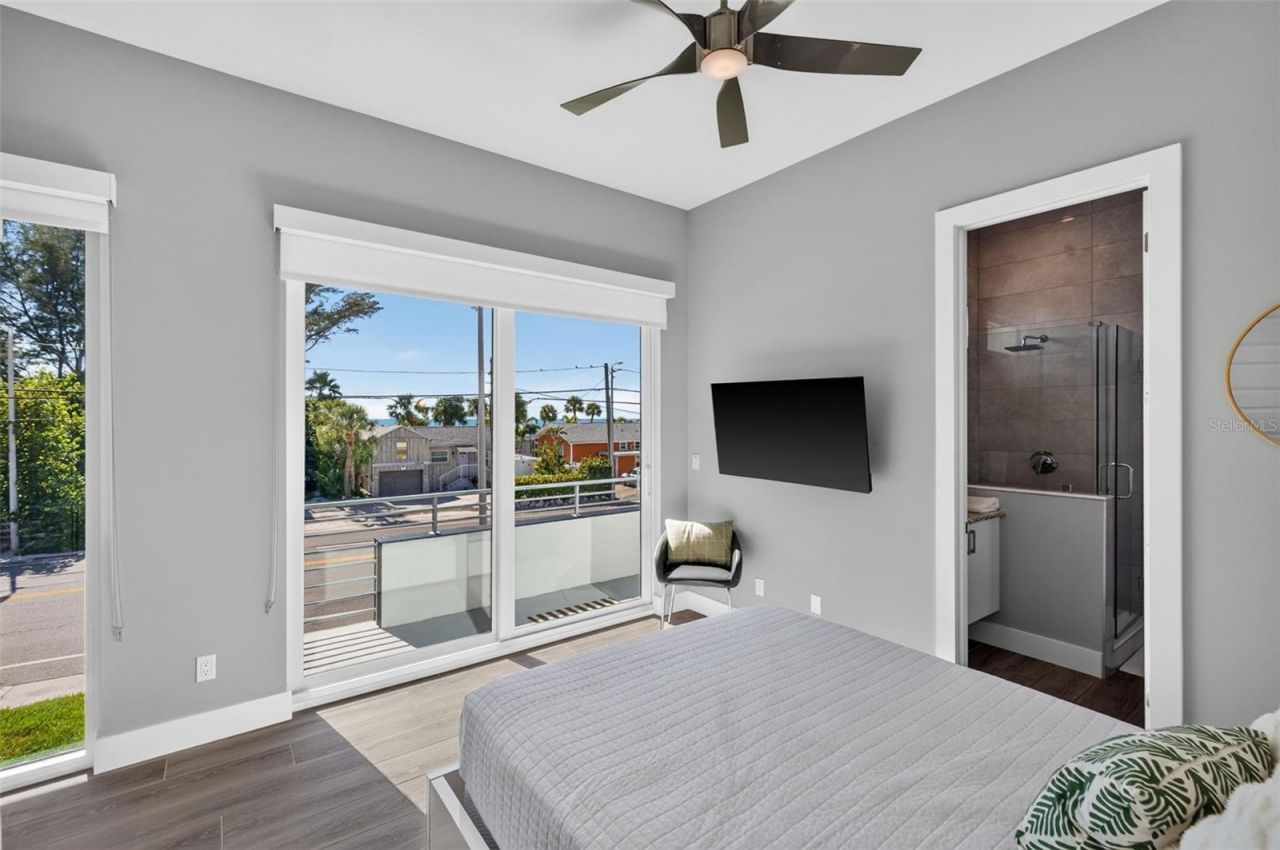 10209 Gulf Boulevard, Treasure Island, FL 33706 Photo