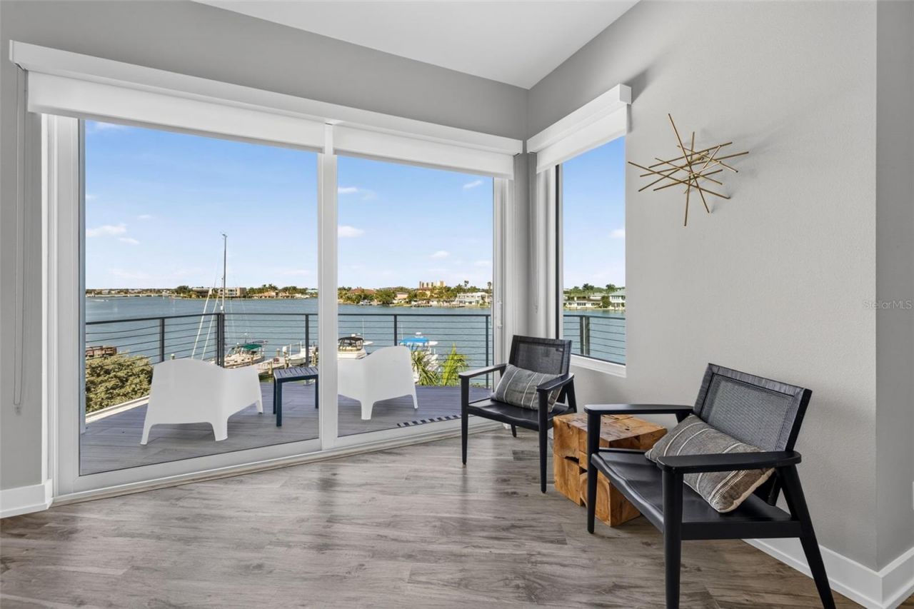 10209 Gulf Boulevard, Treasure Island, FL 33706 Photo