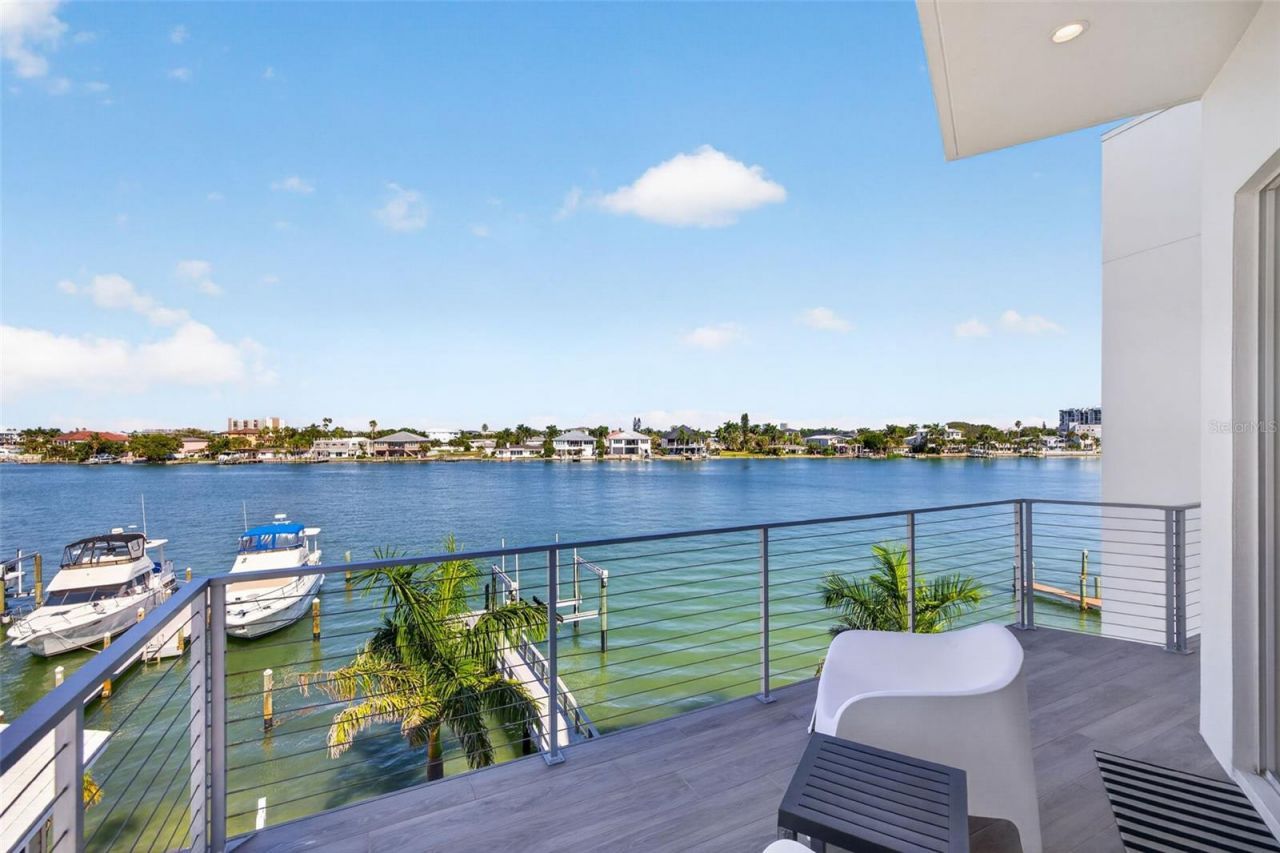 10209 Gulf Boulevard, Treasure Island, FL 33706 Photo