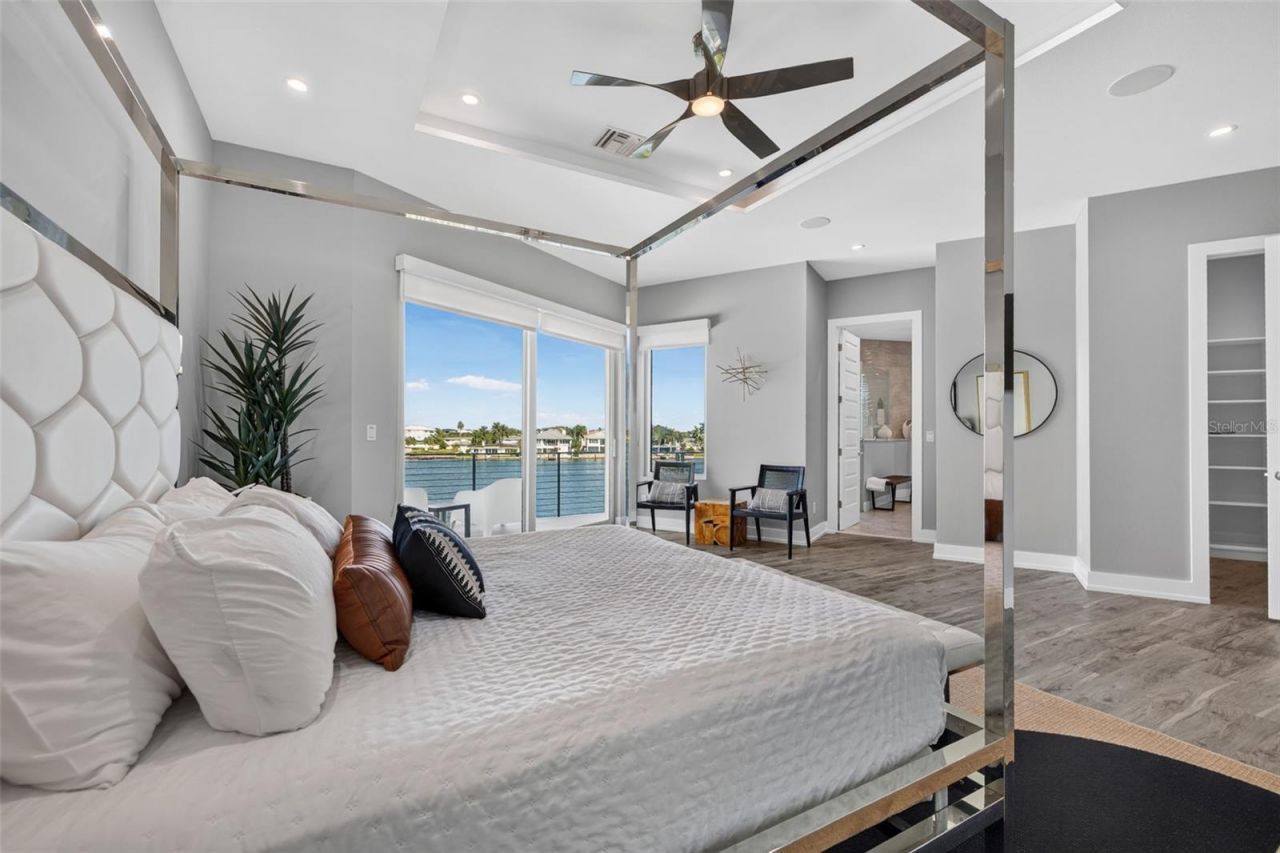 10209 Gulf Boulevard, Treasure Island, FL 33706 Photo
