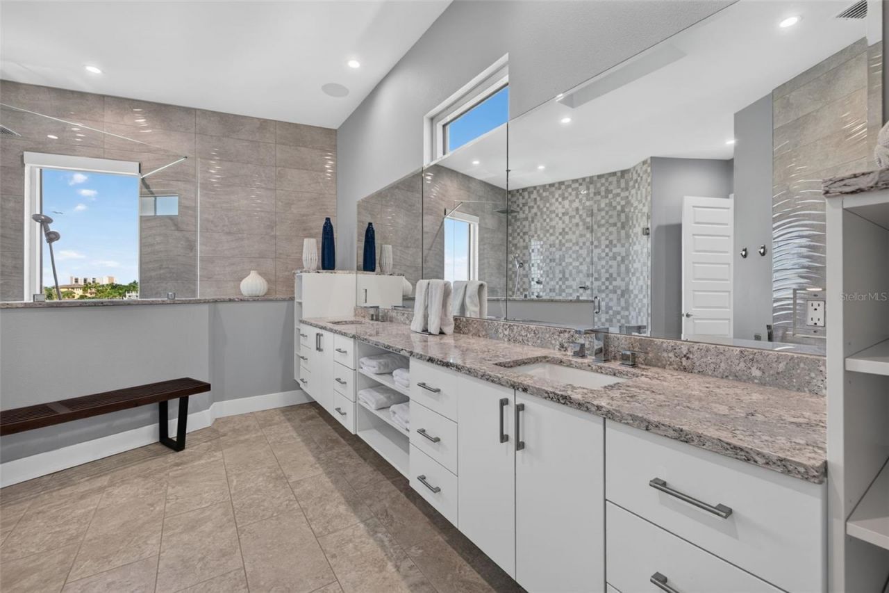 10209 Gulf Boulevard, Treasure Island, FL 33706 Photo