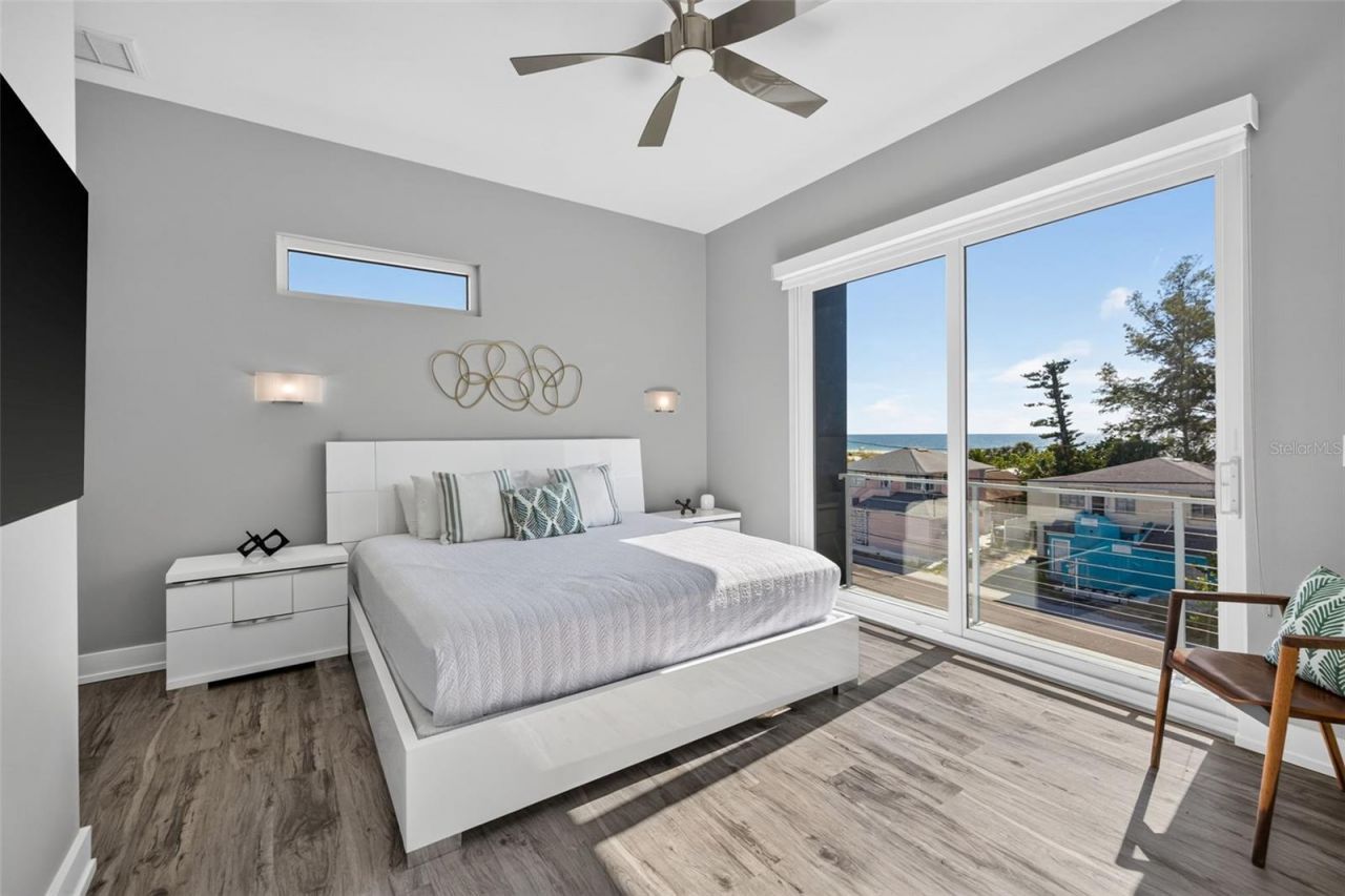10209 Gulf Boulevard, Treasure Island, FL 33706 Photo