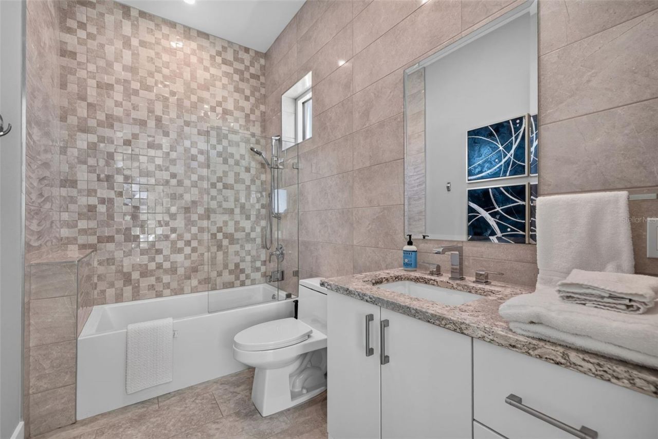 10209 Gulf Boulevard, Treasure Island, FL 33706 Photo